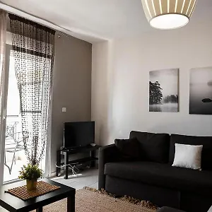 verificați disponibilitatea