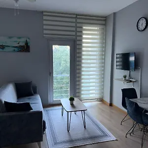 verificați disponibilitatea