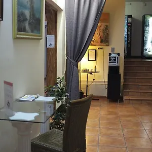 verificați disponibilitatea