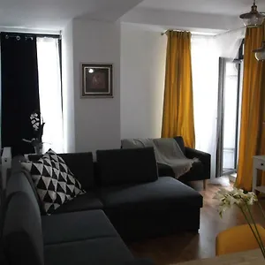 verificați disponibilitatea